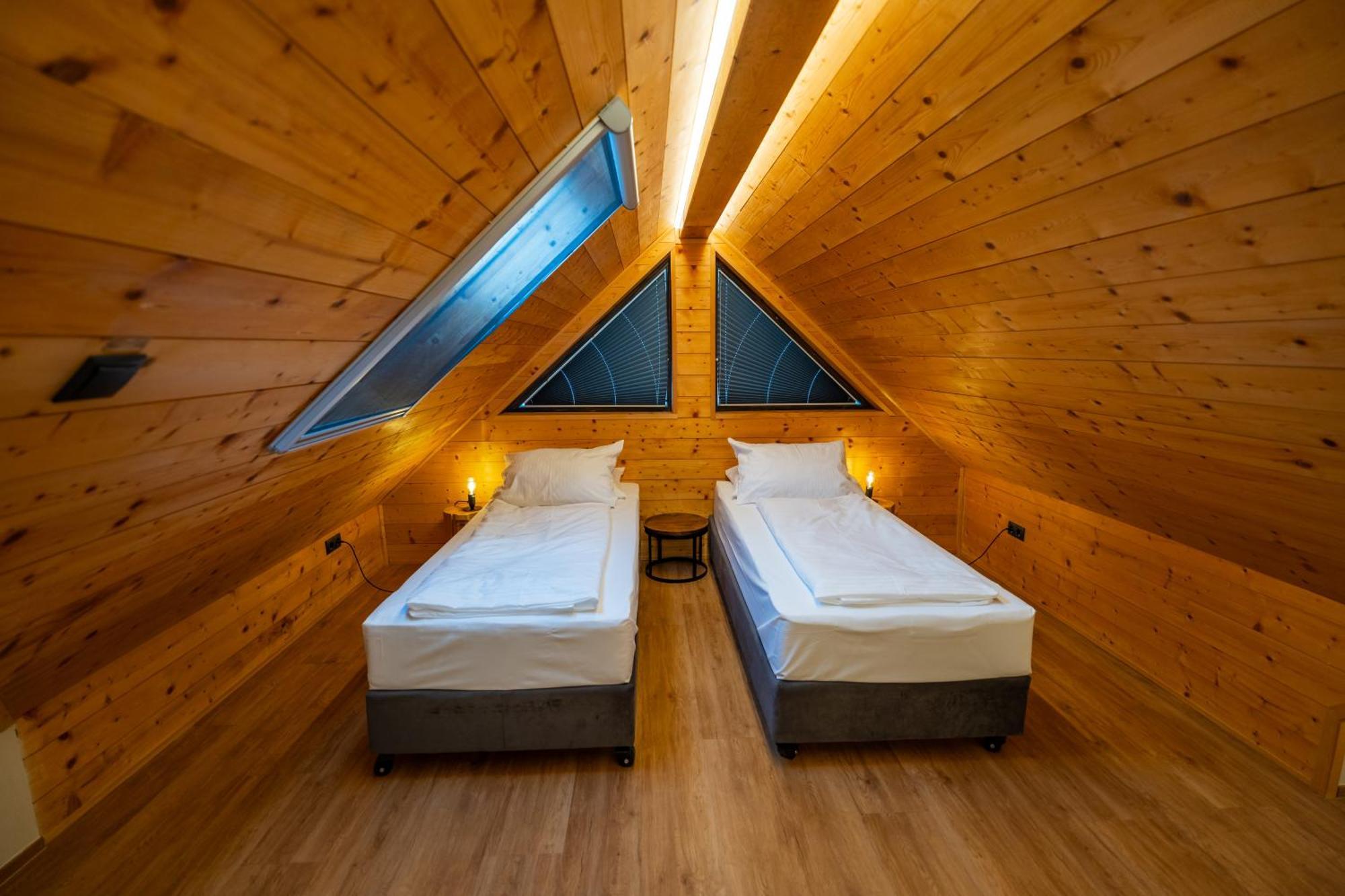 Jasna Chalet Resort ครานสกา โกรา ภายนอก รูปภาพ